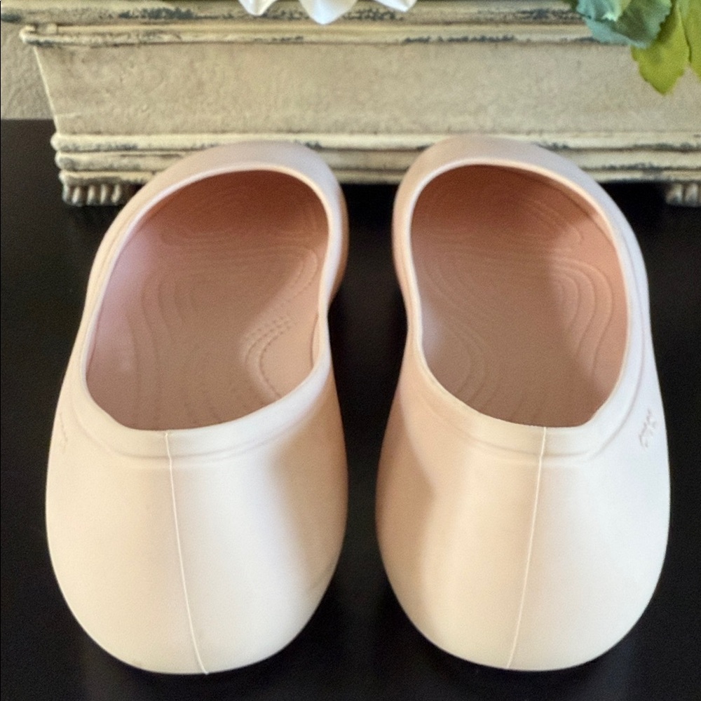CROCS Women's Ballet Flats in Blush Pink - Picture 12 of 14